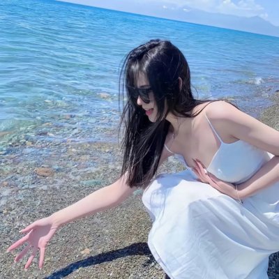 年轻女孩爱过来